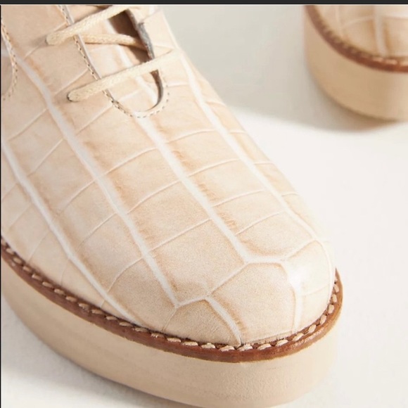 Anthropologie Lace-Up Stompy Platform Boots NEW IN BOX - Picture 2 of 10